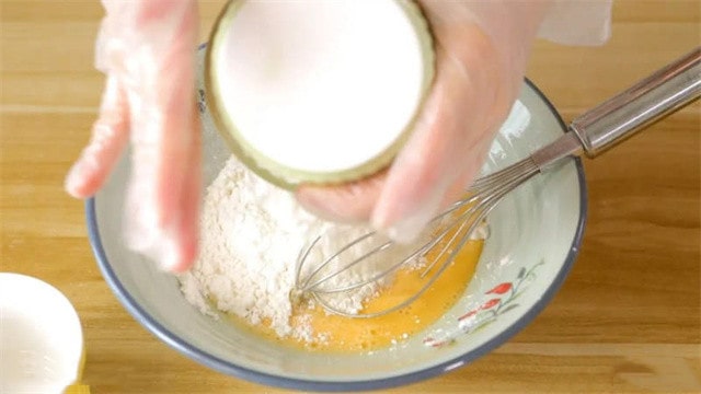 紫菜虾皮鸡蛋饼的做法