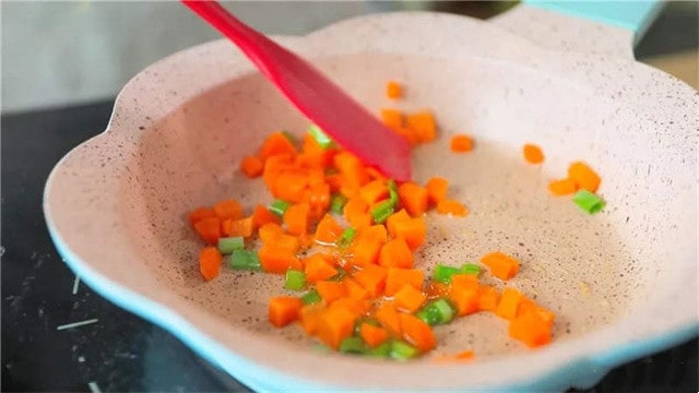 儿童营养早餐 土豆贝柱小圆饼的做法