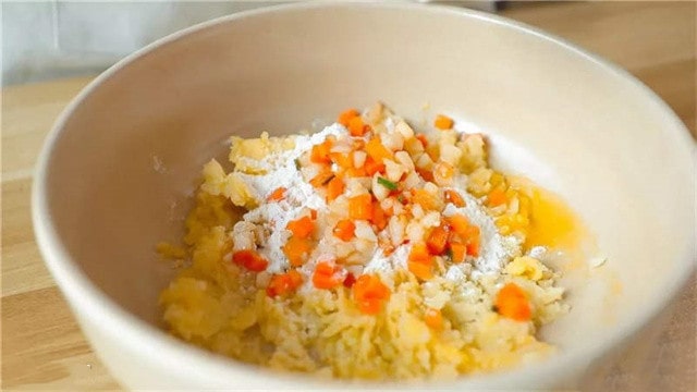 儿童营养早餐 土豆贝柱小圆饼的做法