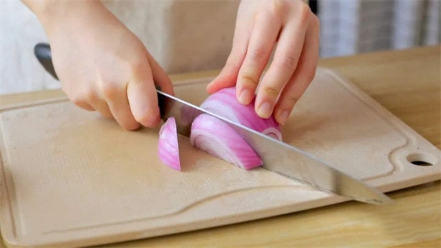 香菇洋葱小鸡腿的做法