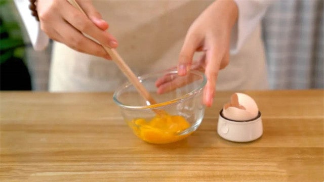 虾仁鸡蛋卷的做法