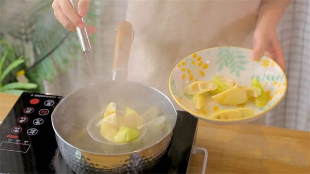 春笋烧肉的做法