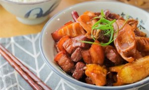 春笋烧肉的做法