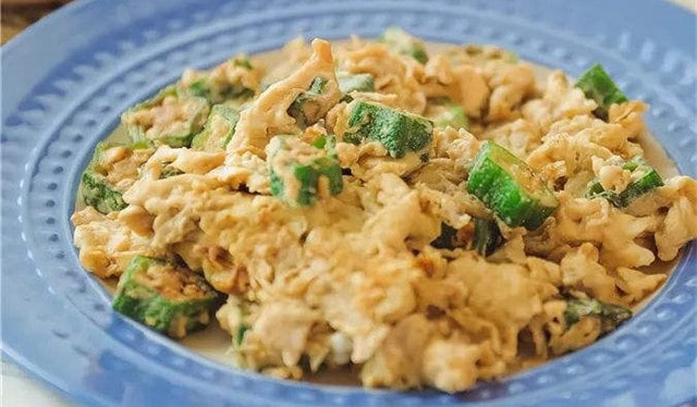 秋葵炒鸡蛋的做法