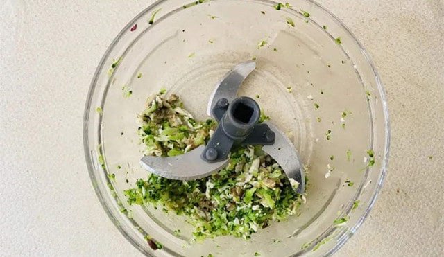 儿童营养早餐 鸡肉蔬菜吐司饼的做法