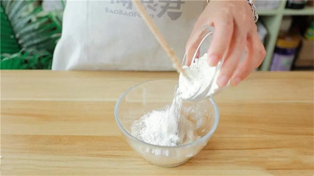 土豆虾肉疙瘩面的做法