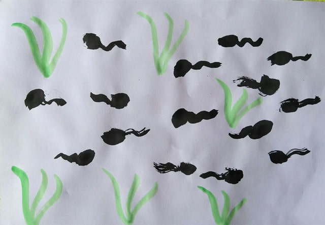 幼儿园美术教案：手指印画“小蝌蚪”