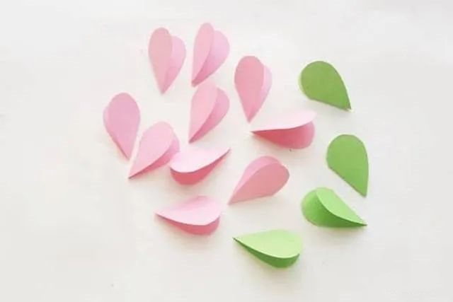 母亲节手工：剪纸制作心形拼贴3D纸花朵