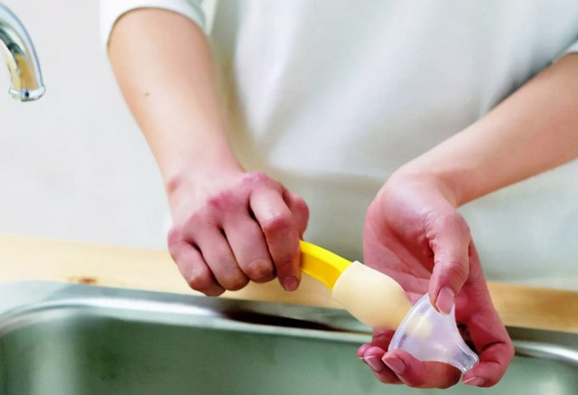 宝宝奶瓶科学清洗很重要，让娃远离疾病