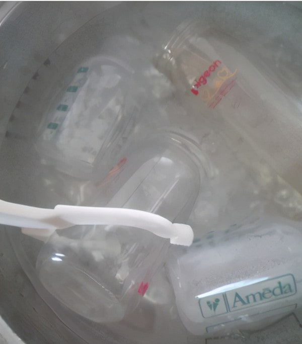 宝宝奶瓶科学清洗很重要，让娃远离疾病