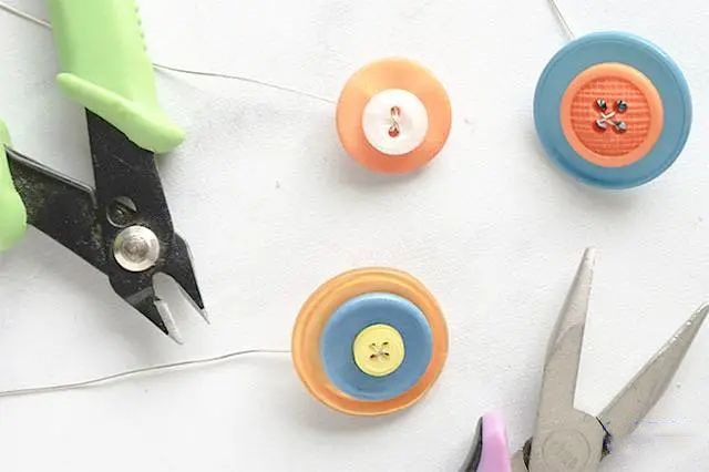 自制母亲节小礼物：纽扣手工制作花束