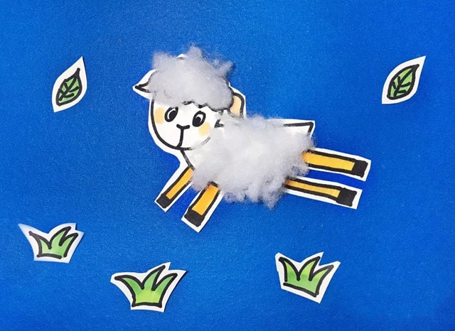 萌萌的小羊羔剪贴画