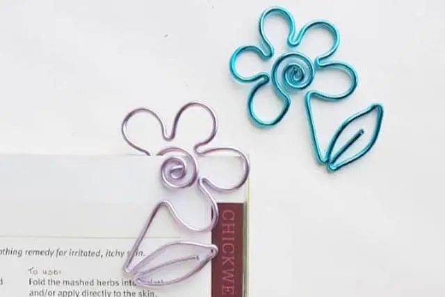 废物利用手工制作电线花朵书签