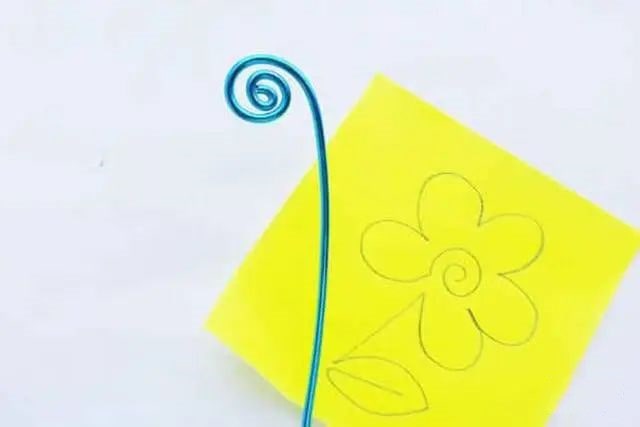 废物利用手工制作电线花朵书签