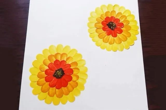 儿童创意手指画向日葵图片