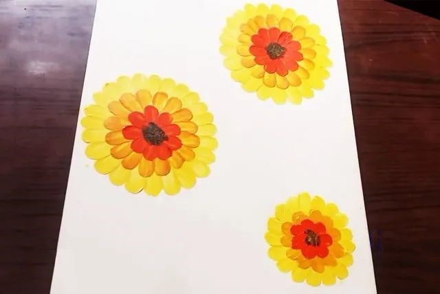 儿童创意手指画向日葵图片