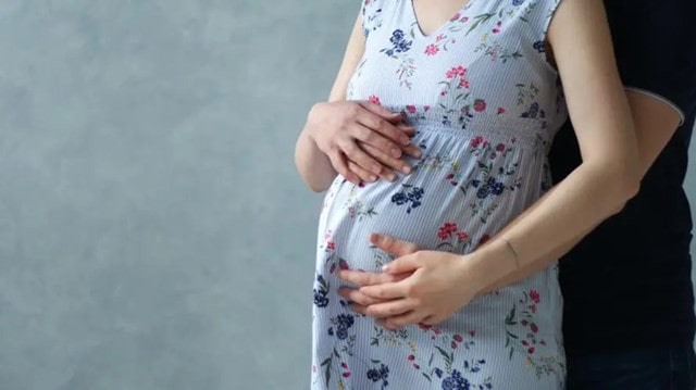 如何进行摸肚子胎教？