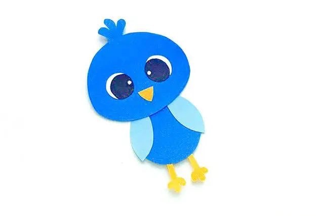 幼儿简单漂亮手工：剪纸拼贴立体孔雀