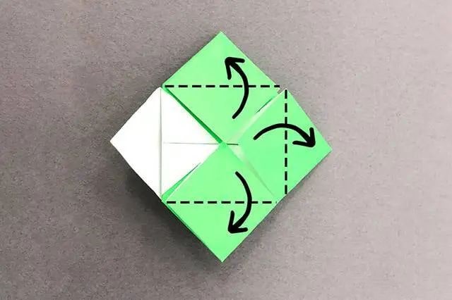 儿童四叶草折纸的折法