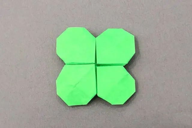 儿童四叶草折纸的折法