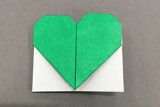 儿童四叶草折纸的折法