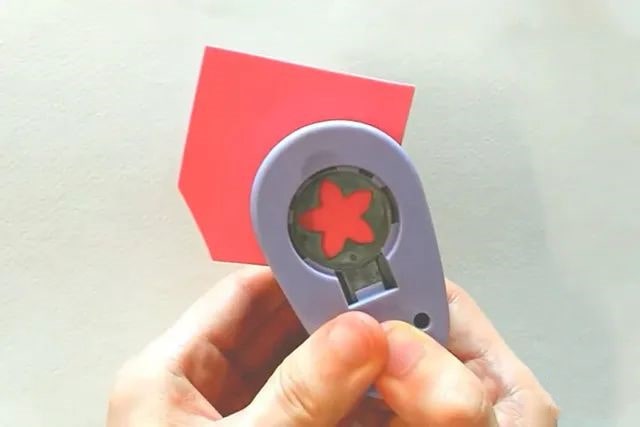 六一儿童节幼儿园环创主题墙：制作漂亮纸糖果