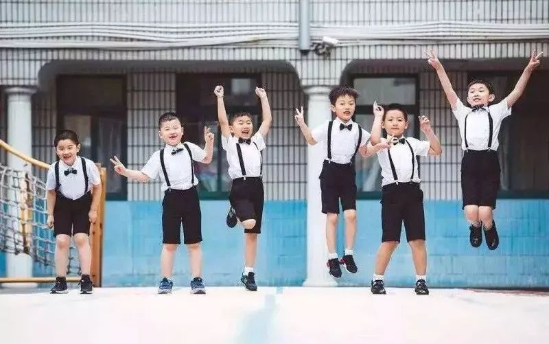 2022最萌幼儿园创意毕业照