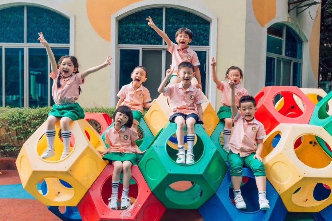 2022最萌幼儿园创意毕业照