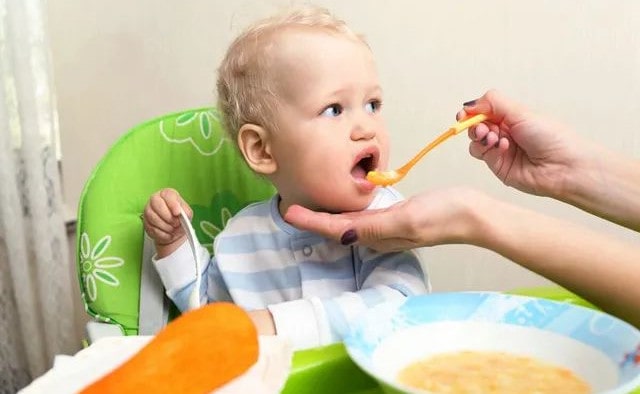 给宝宝添加辅食营养注意事项