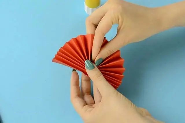 父亲节礼物简单手工：奖章制作步骤