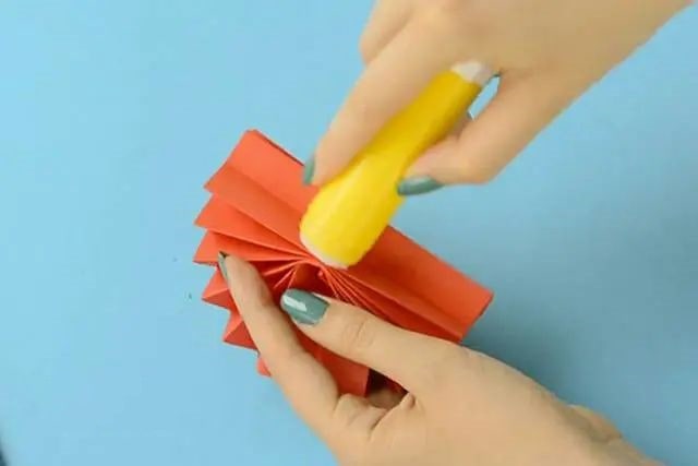 父亲节礼物简单手工：奖章制作步骤