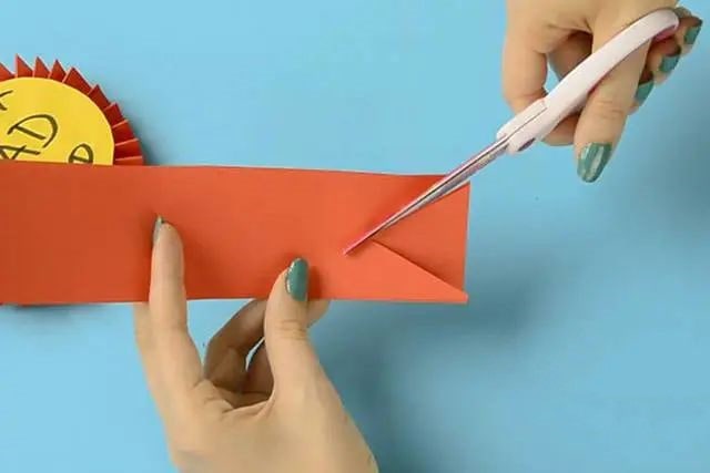 父亲节礼物简单手工：奖章制作步骤