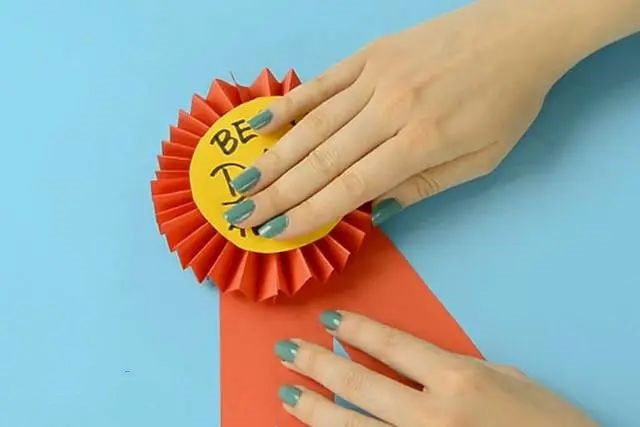 父亲节礼物简单手工：奖章制作步骤