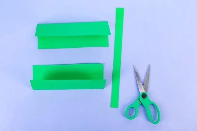 简单幼儿手工制作花朵：纸盘子做向日葵