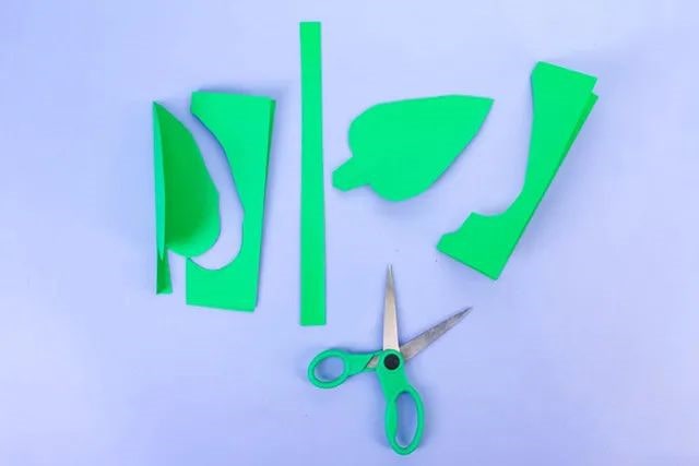 简单幼儿手工制作花朵：纸盘子做向日葵