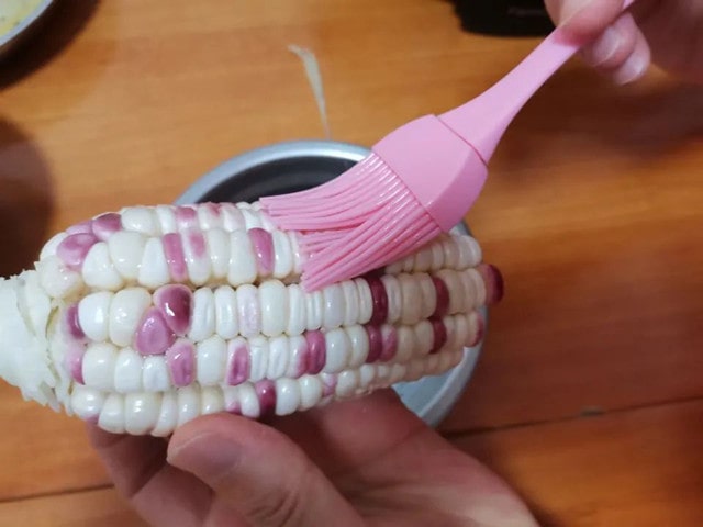 空气炸锅食谱烤玉米棒的做法