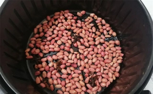 空气炸锅食谱 盐焗花生米的做法