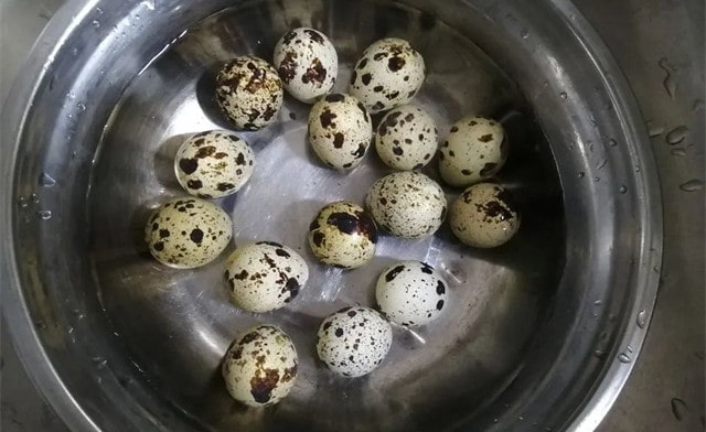 空气炸锅食谱盐焗鹌鹑蛋的做法