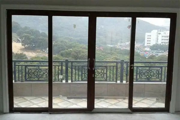 2022厨房和阳台推拉门怎么选？（装修指南）