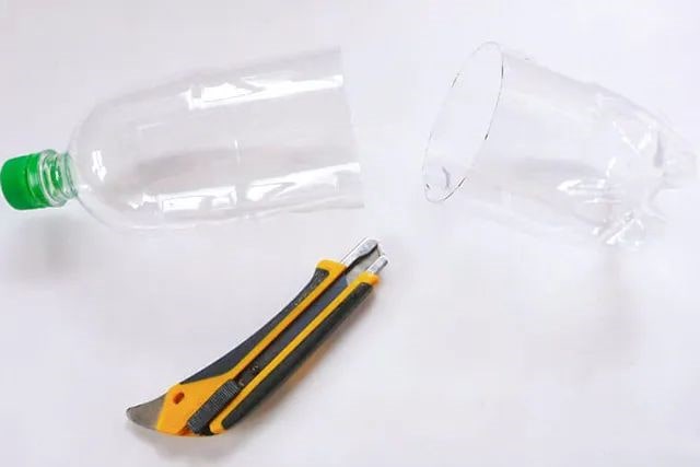 矿泉水瓶变废为宝手工制作彩色风车