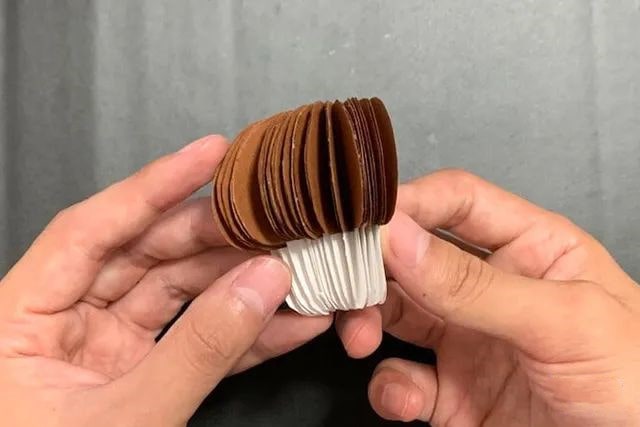 剪纸粘贴手工制作漂亮立体蘑菇