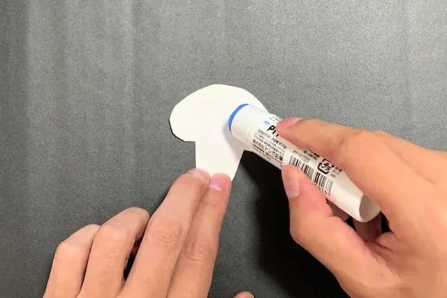 剪纸粘贴手工制作漂亮立体蘑菇