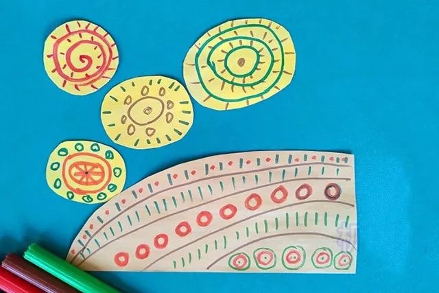 幼儿秋天手工制作大树拼贴画(步骤图解)