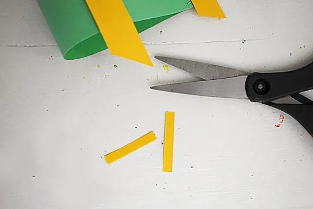 儿童剪纸手工制作立体飞机