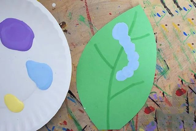 幼儿学画画：手指印画毛毛虫(步骤图解)