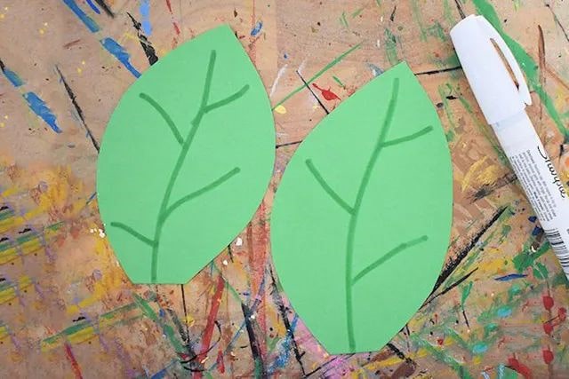 幼儿学画画：手指印画毛毛虫(步骤图解)