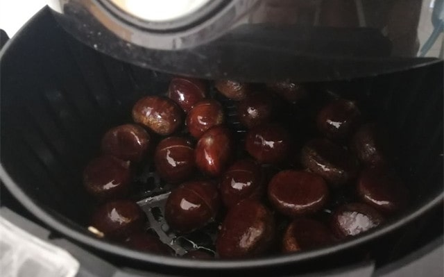 空气炸锅食谱糖炒栗子的做法