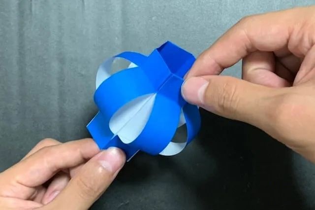 彩纸简单剪纸粘贴手工制作漂亮灯笼