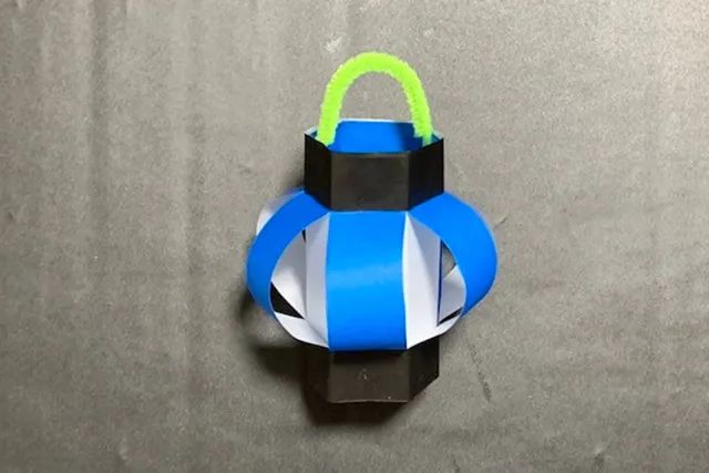 彩纸简单剪纸粘贴手工制作漂亮灯笼