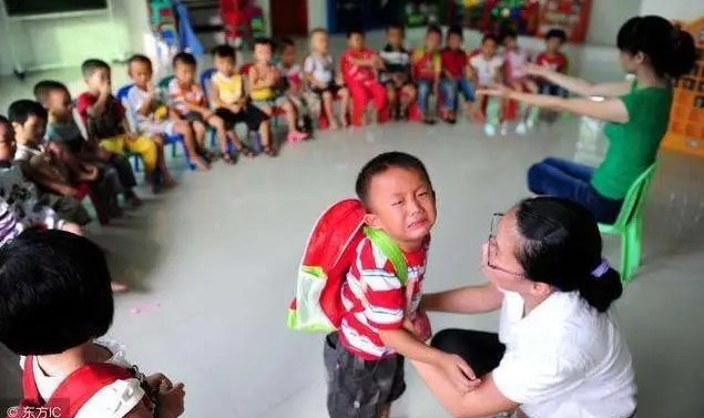 新生入园哭闹，幼师请用这些止哭方法